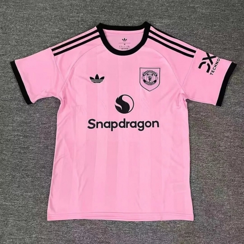 2025/2026 Manchester United Goalkeeper Pink Football Shirt