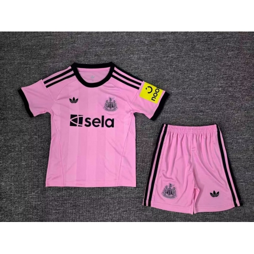 2025/2026 Newcastle United Goalkeeper Pink Soccer Jersey Kids Size