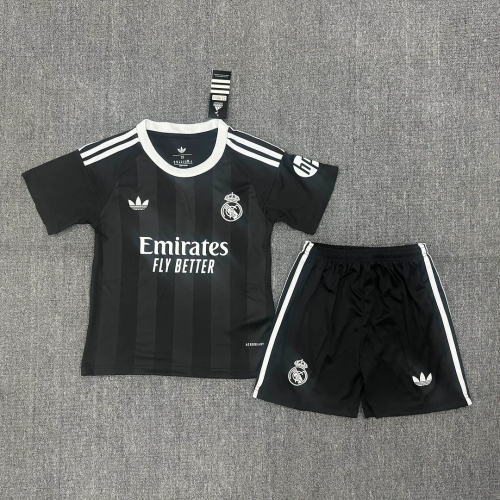 2025/2026 Real Madrid Goalkeeper Black Football Shirt Kids Size