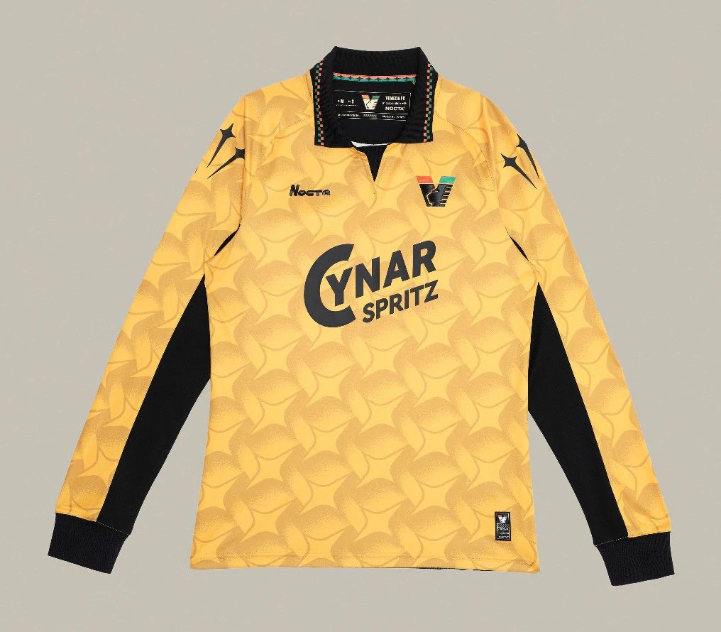 2025/2026 Long Sleeved Venezia Home Goalkeeper Football Shirt
